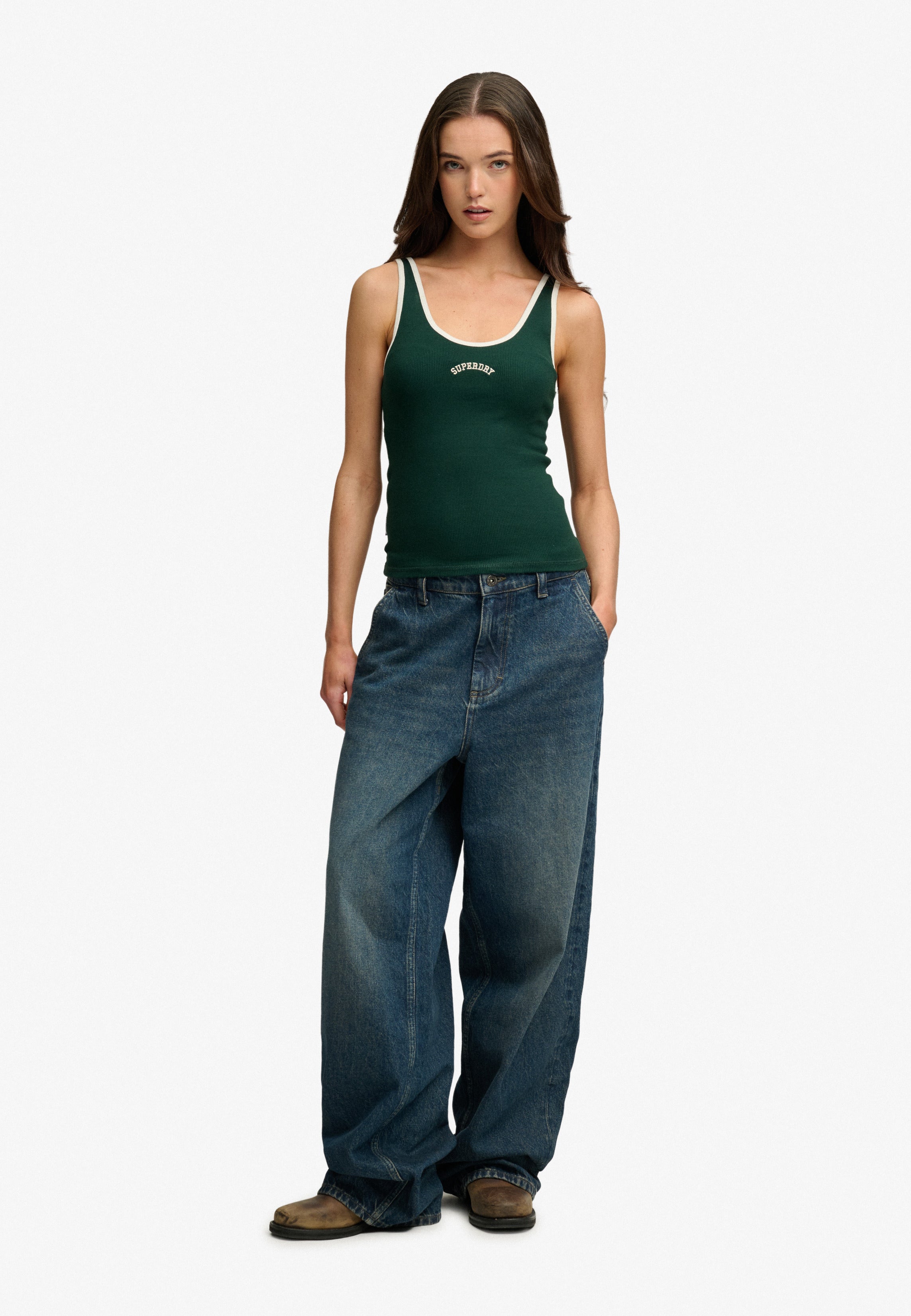 Essential Logo Scoop Vest