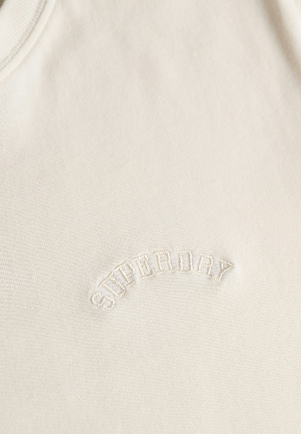 Essential Logo Fitted T-Shirt