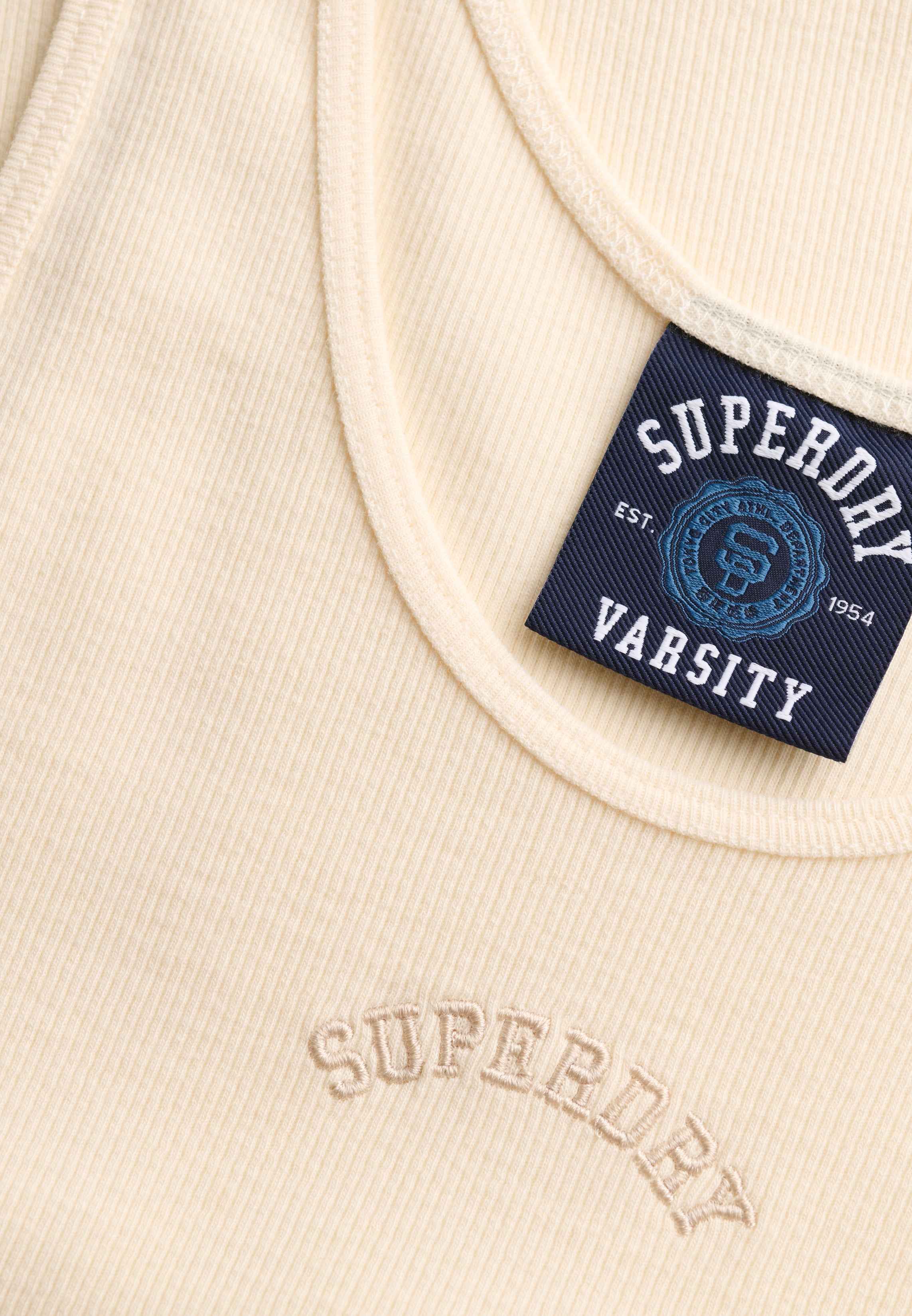 Essential Logo Scoop Vest