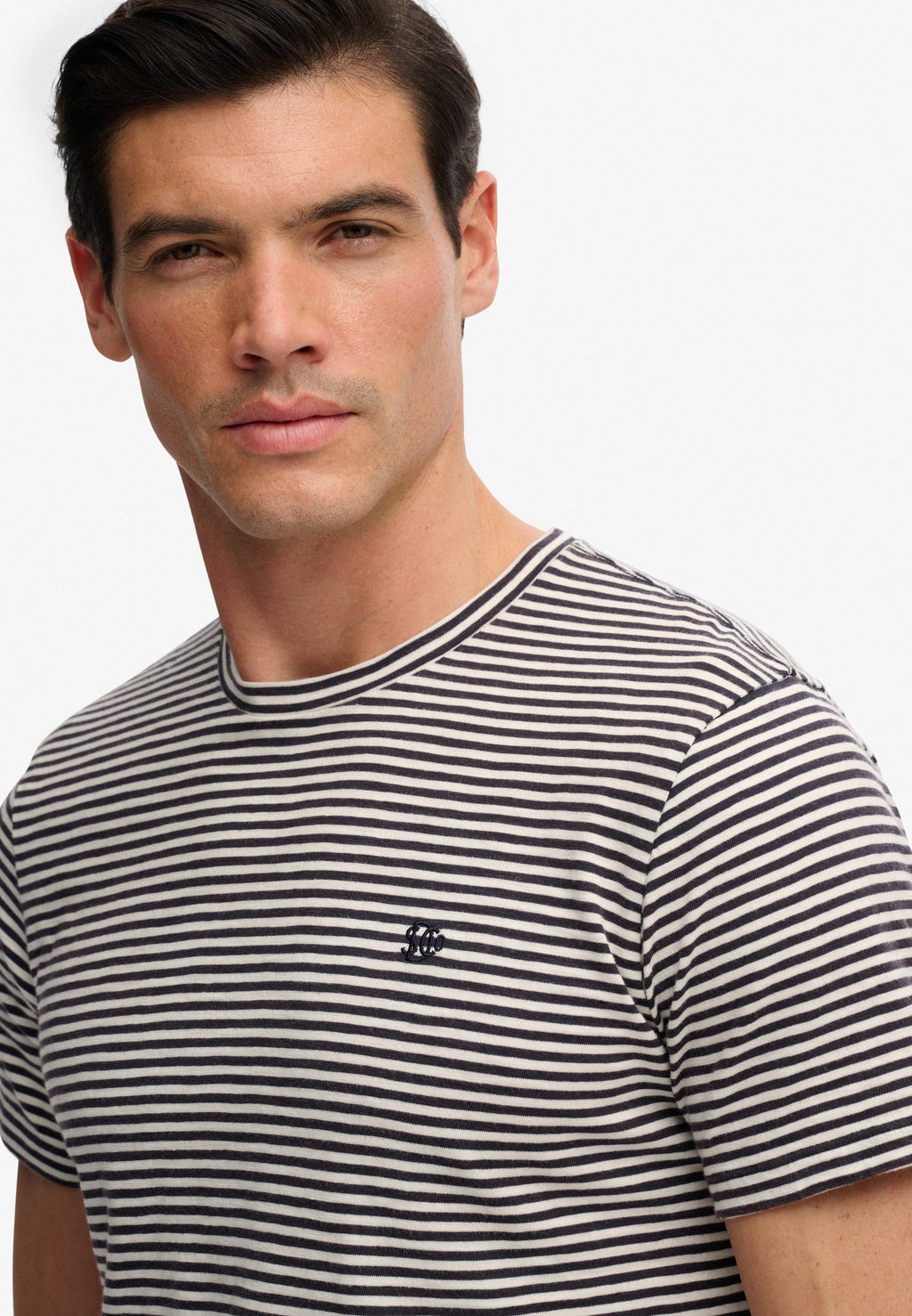 Essential Logo T-Shirt