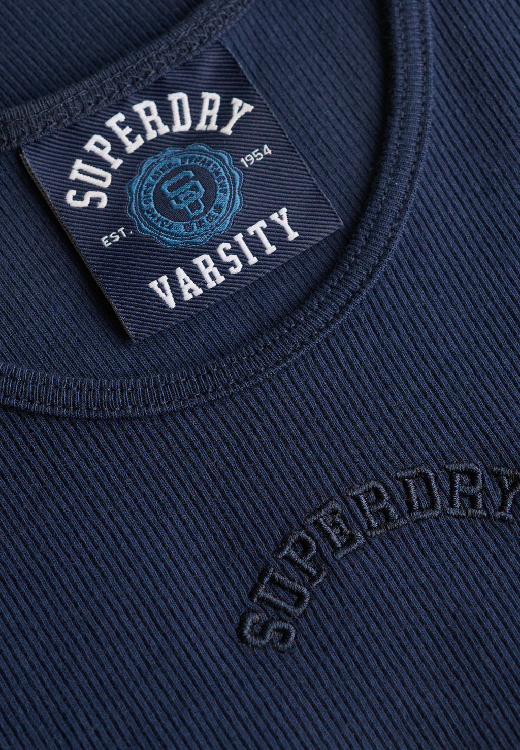 Essential Logo Scoop Vest